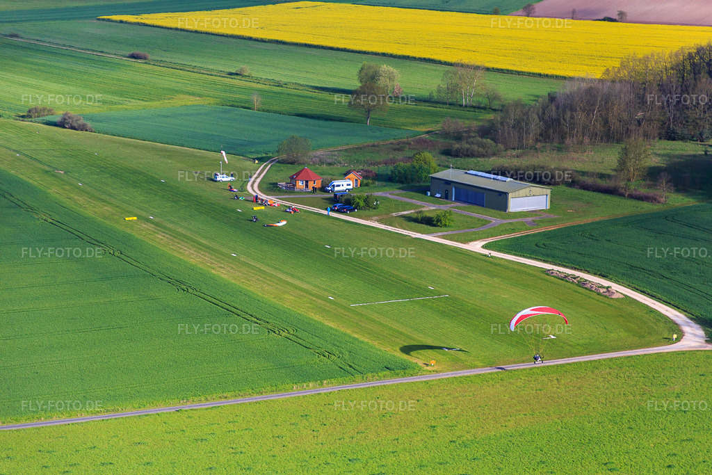 Luftbild: UL Flugplatz Burgebrach im Ortsteil Grasmannsdorf in Burgebrach im Bundesland Bayern in Deutschland. Foto: IMG_087851.jpg vom 05.05.2016 durch Werner Riehm/FLY-FOTO.deWartungsmodus