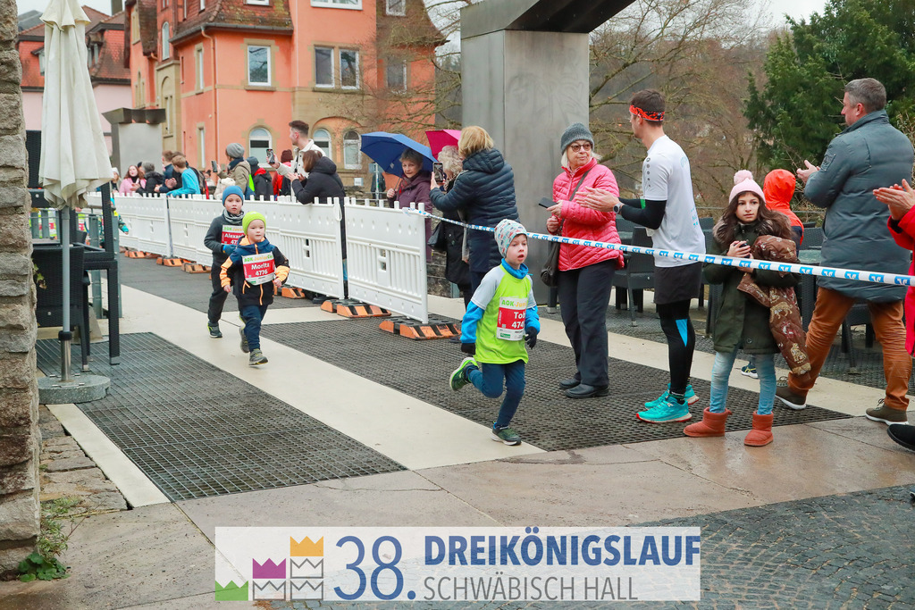 400m AOK Junior Cup | 3 Koenigslauf 2024 400m AOK Junior Cup - Realisiert mit Pictrs.com