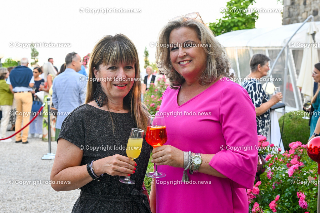 Rosengarten_ Hans Peter Gratz_ 28.06.2023-2 | 28.06.2023, Linz Poestlingberg, AUT, Rosengarten, Hans Peter Gratz and Friends, im Bild Irmgard Donko (VKB Immobilien) und Karin Kohlmayr (Team M Architekten)