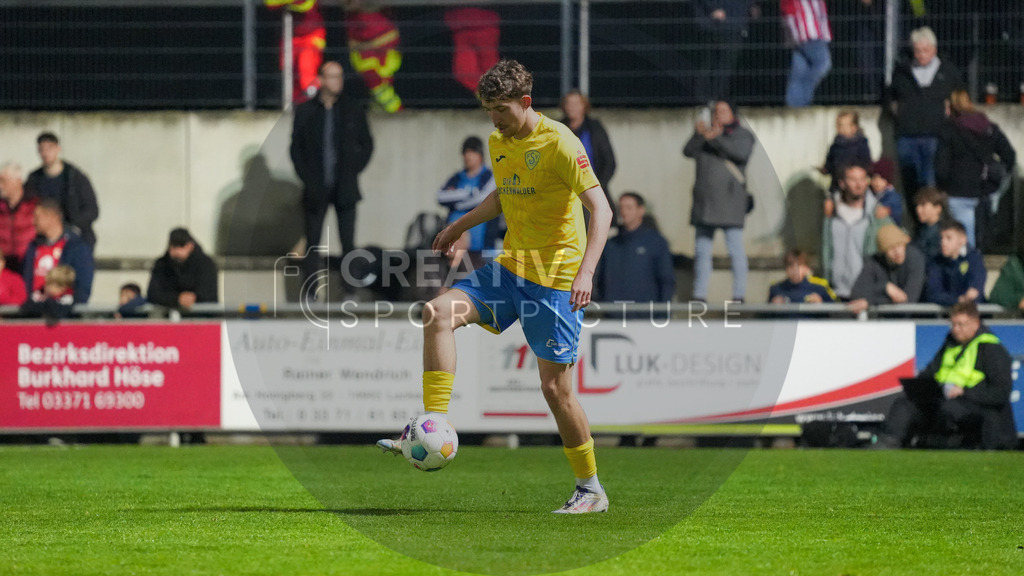 Fußball, Herren, Saison 2025/2026, Testspiel, Freundschaftsspiel, FSV 63 Luckenwalde vs. 1.FC Union Berlin, Mittwoch 08.10.2025, Werner-Seelenbinder-Stadion Luckenwalde, | Fußball, Herren, Saison 2025/2026, Testspiel, Freundschaftsspiel, FSV 63 Luckenwalde vs. 1.FC Union Berlin, Mittwoch 08.10.2025, Werner-Seelenbinder-Stadion Luckenwalde, Im Bild: Sofiene Jannene (Luckenwalde) - Realisiert mit Pictrs.com