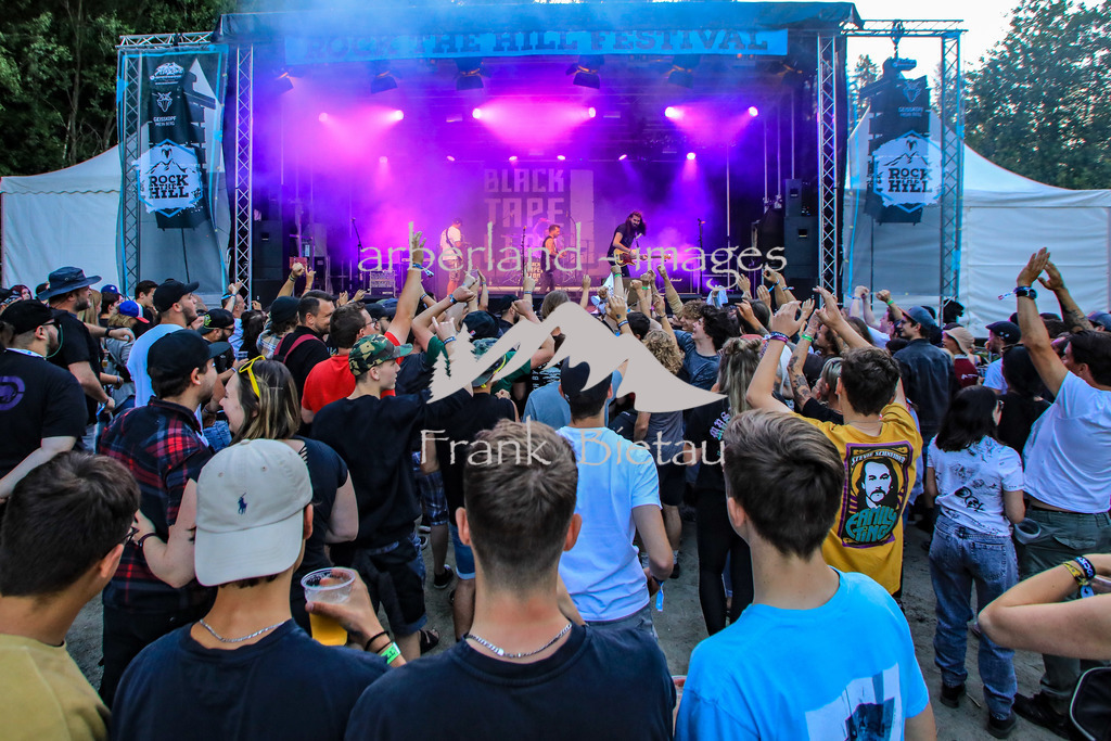 OE7A5202 | verschiedene Bands heizen dem Publikum richtig ein