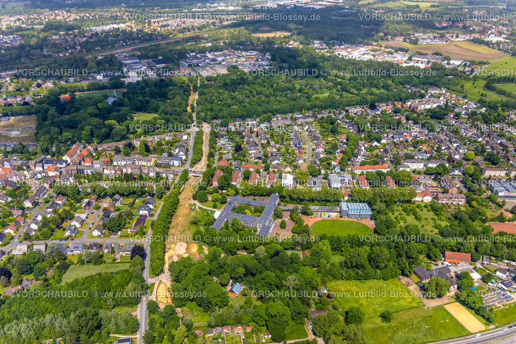 Herne220503186 | Luftbild, Baustelle mit Baustraße neben dem Hölkeskampring und Unterführung Mont-Cenis-Straße, Otto-Hahn-Gymnasium Herne, Sodingen, Herne, Ruhrgebiet, Nordrhein-Westfalen, Deutschland