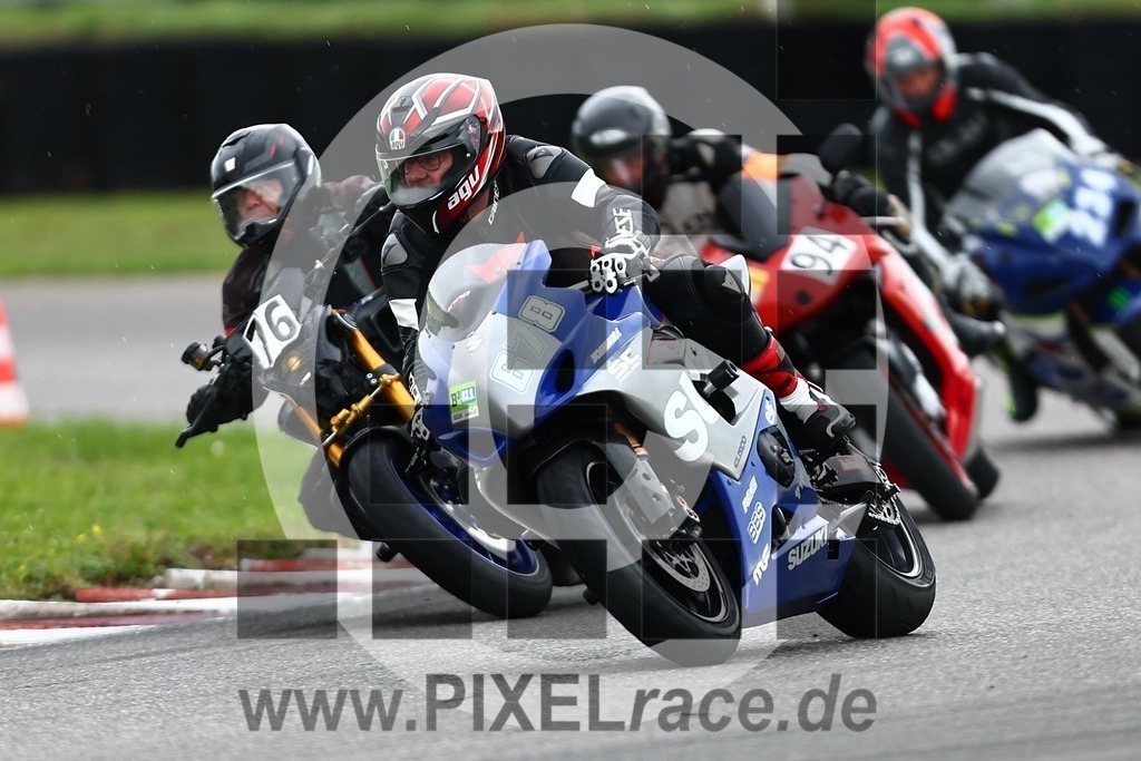 0678-20250903_00086 | Schöne Erinnerungen an spannende Momente - das festzuhalten ist unser Job. PIXELrace.de ist seit 2003 auf den Rennstrecken Europas unterwegs um die Action draußen beim Fahren und die wunderbare Stimmung imm Fahrerlager für euch einzufangen.