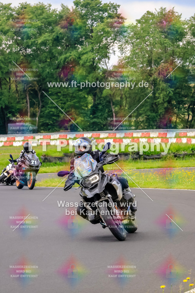 VBK-7340 | Hier findet Ihr Bilder von Touristenfahrten auf der Nürburgring Nordschleife oder von anderen Veranstaltungen die ich besucht habe. Viel Spass beim Durch Schauen 