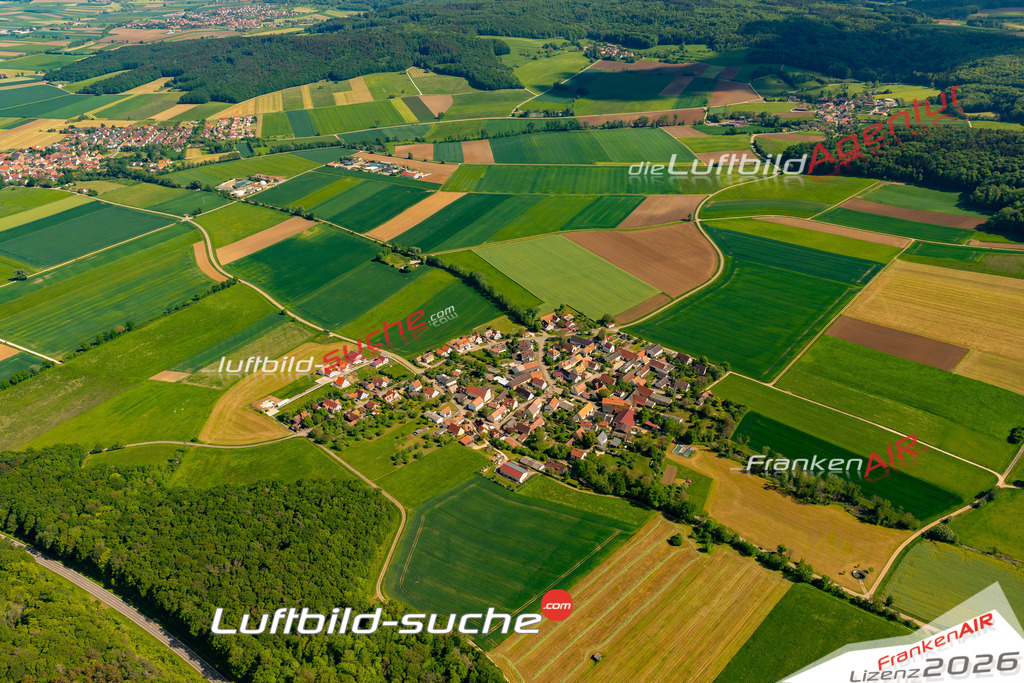 Das Luftbild zeigt : Kurzenaltheim Meinheim - Die Luftaufnahme wurde 2024 vom UL-Flugzeug aus erstellt ( keine Drohne ) - Hochauflösende Luftaufnahme - Für grossformatige Ausdrucke geeignet. Die Geschenkidee !Mit Lizenz und Bildrechte bestellbar
