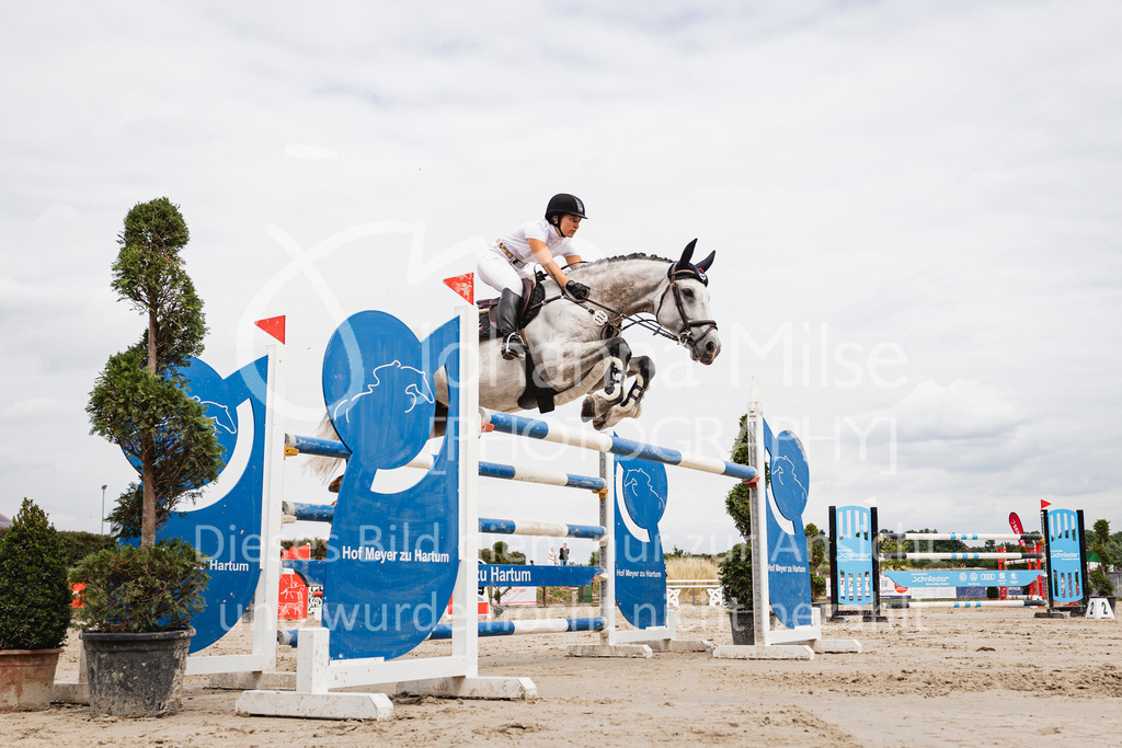 250628_PfSpTa_Youngster-S-454 | Deine schönsten Turniermomente als professionelle Fotos! Entdecke hochwertige Pferdesport-Fotografie im Online-Shop. Jetzt Fotos finden & bestellen!