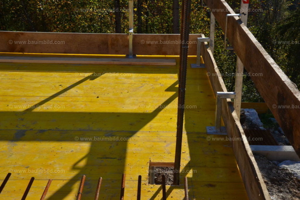 bib-lg04-betonarbeiten-0521 | Nach LV-Leistungsgruppen sortierte Detailfotos über den Bau eines Hauses. Alle Hausbau-Bilder direkt vom Urheber und Autor der Website Haus-Selber-Bauen.com