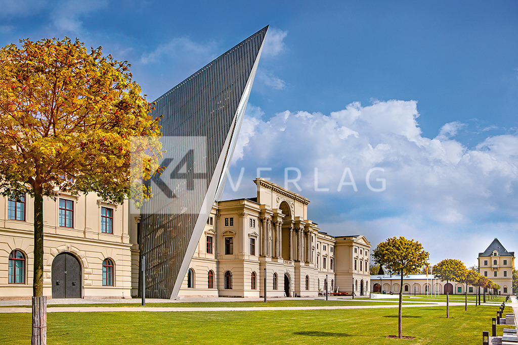 Militärhistorisches-Museum-der-Bundeswehr_MG_7993 | Blick auf das Militärhistorische Museum mit dem Libeskind-Keil - Realisiert mit Pictrs.com