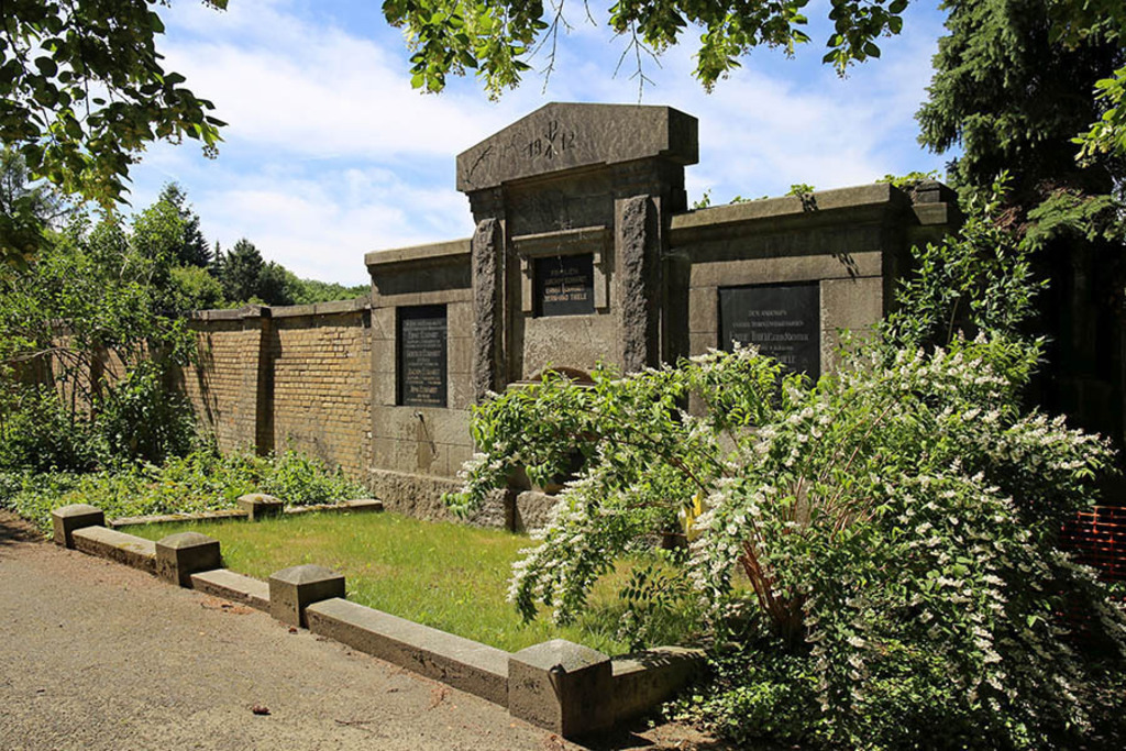 Ostfriedhof | Das Team hinter BILDLEXIKON LEIPZIG bündelt historische wie aktuelle Informationen über die Stadt Leipzig in Text und Bild auf einer Plattform und stellt diese der interessierten Öffentlichkeit zur Verfügung.