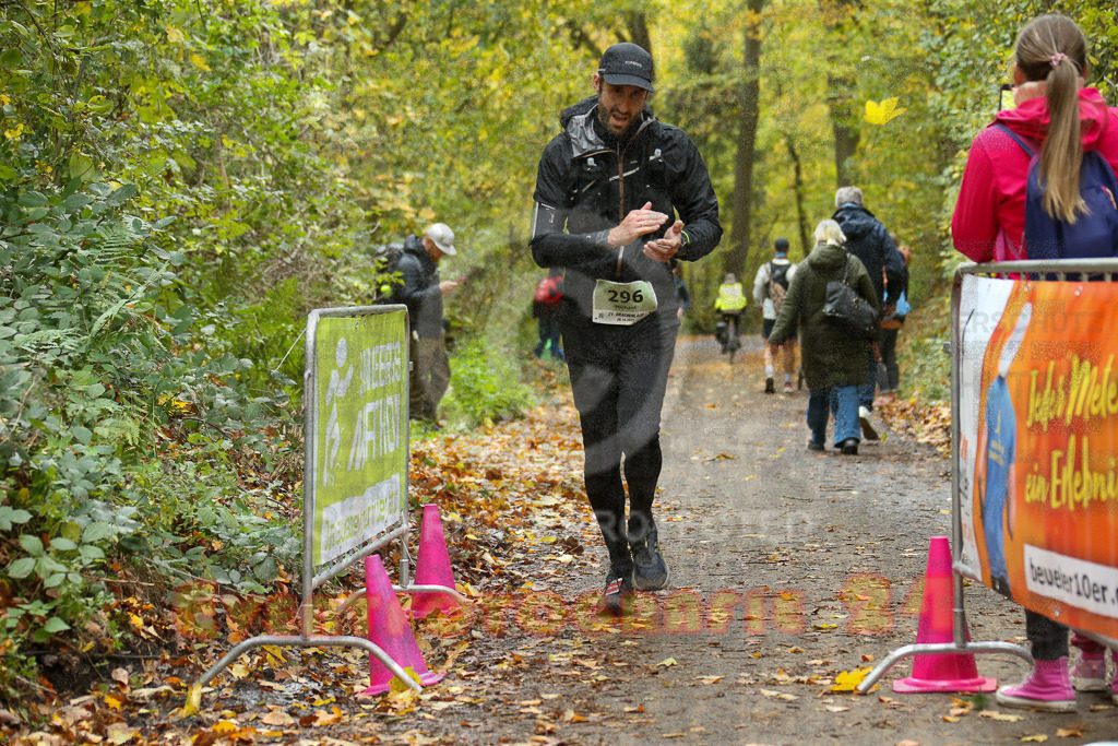 251026_1323_EX1_3287 | Sportfotografie im Rhein-Sieg Kreis, Köln, Bonn, NRW, Rheinland Pfalz, Hessen, etc. Unser Tätigkeitsfeld umfasst den Laufsport vom Volkslauf über den Marathon, Duathlon, Triathon bis zum Ultralauf wie Kölnpfad Ultra oder Schindertrail.