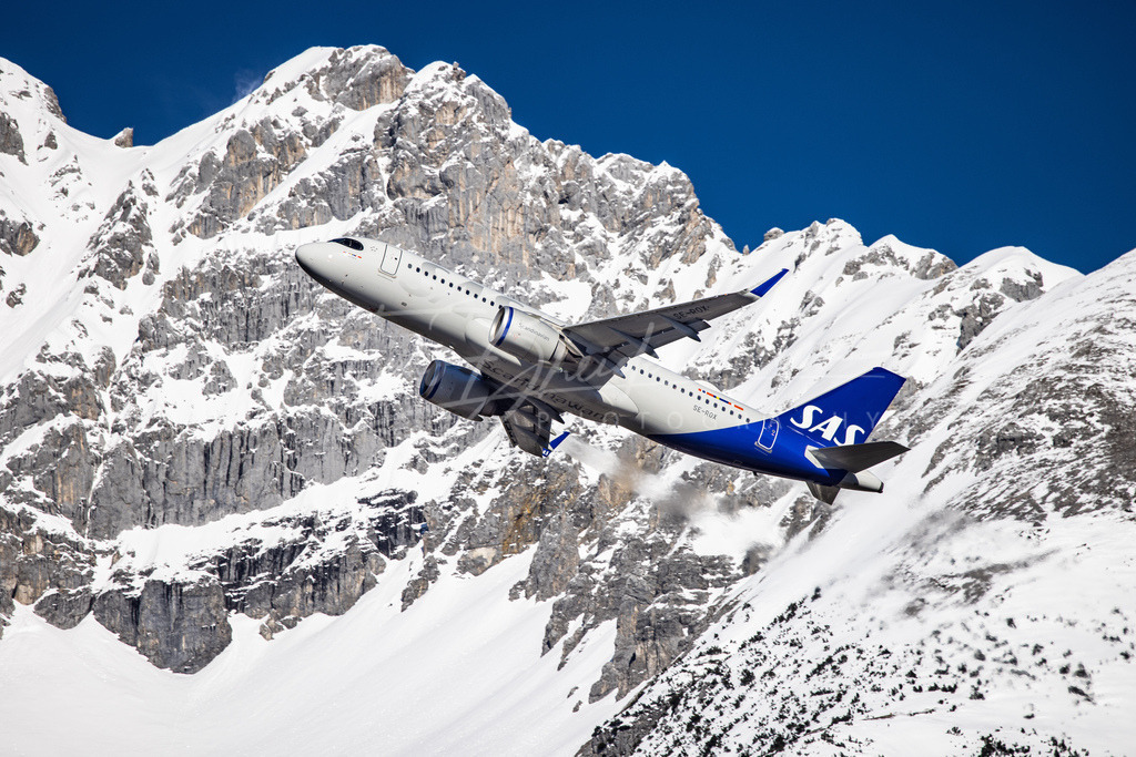 076 | Buy high-quality aviation and travel photography prints by professional photographer Timo Breidenstein. Authentic images, professionally printed, worldwide shipping. - Realisiert mit Pictrs.com