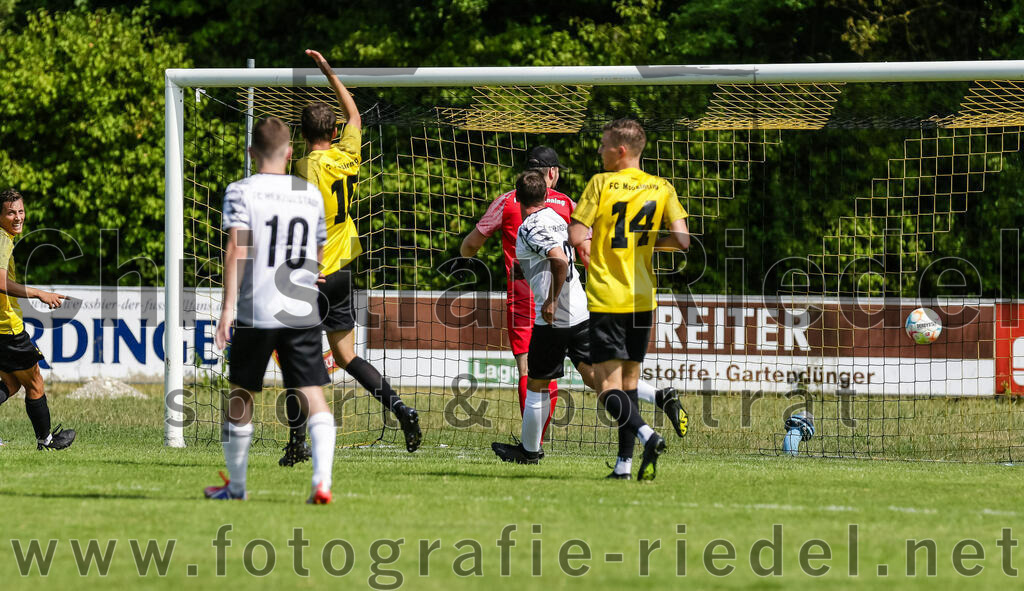 2023-07-09_053_FC_Moosinning_II_gegen_FC_Herzogstadt | Moosinning, Deutschland, 09.07.2023:
Fußball, Kreisliga 2023 / 2024, Testspiel, FC Moosinning II gegen FC Herzogstadt, Endergebnis: 2:1

Foto: Christian Riedel / fotografie-riedel.net
