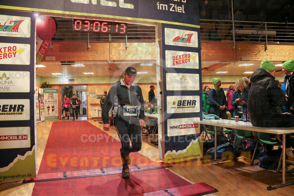 241208_1209_EX1_7386 | Sportfotografie im Rhein-Sieg Kreis, Köln, Bonn, NRW, Rheinland Pfalz, Hessen, etc. Unser Tätigkeitsfeld umfasst den Laufsport vom Volkslauf über den Marathon, Duathlon, Triathon bis zum Ultralauf wie Kölnpfad Ultra oder Schindertrail.