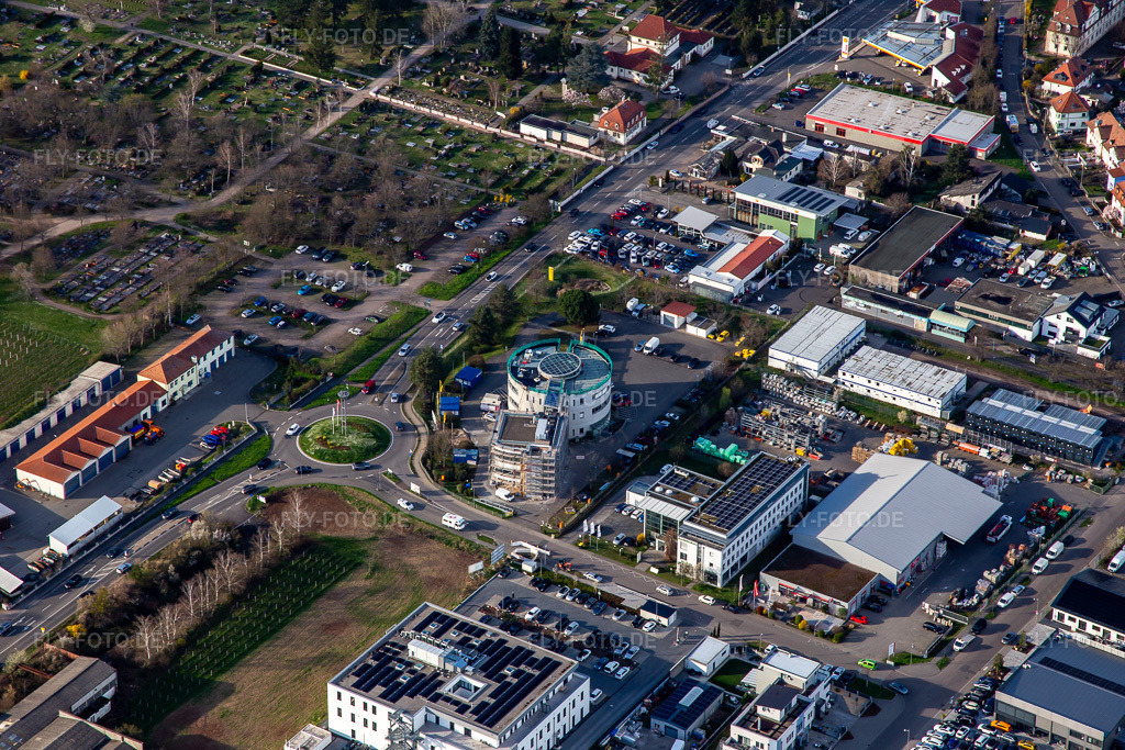 Luftbild: ADAC Geschäftsstelle in Neustadt an der Weinstraße im Bundesland Rheinland-Pfalz in Deutschland. Foto: IMG_139972.jpg vom 14.03.2024 durch Werner Riehm/FLY-FOTO.de