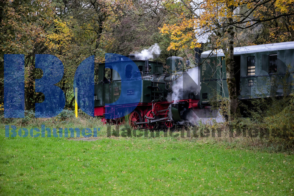  04.11.2023 - 
 | Sebastian Sendlak / Bochumer Nachrichtendienst (BOND) - Dampflok Waldbroel auf der Volmetalbahn - Realisiert mit Pictrs.com