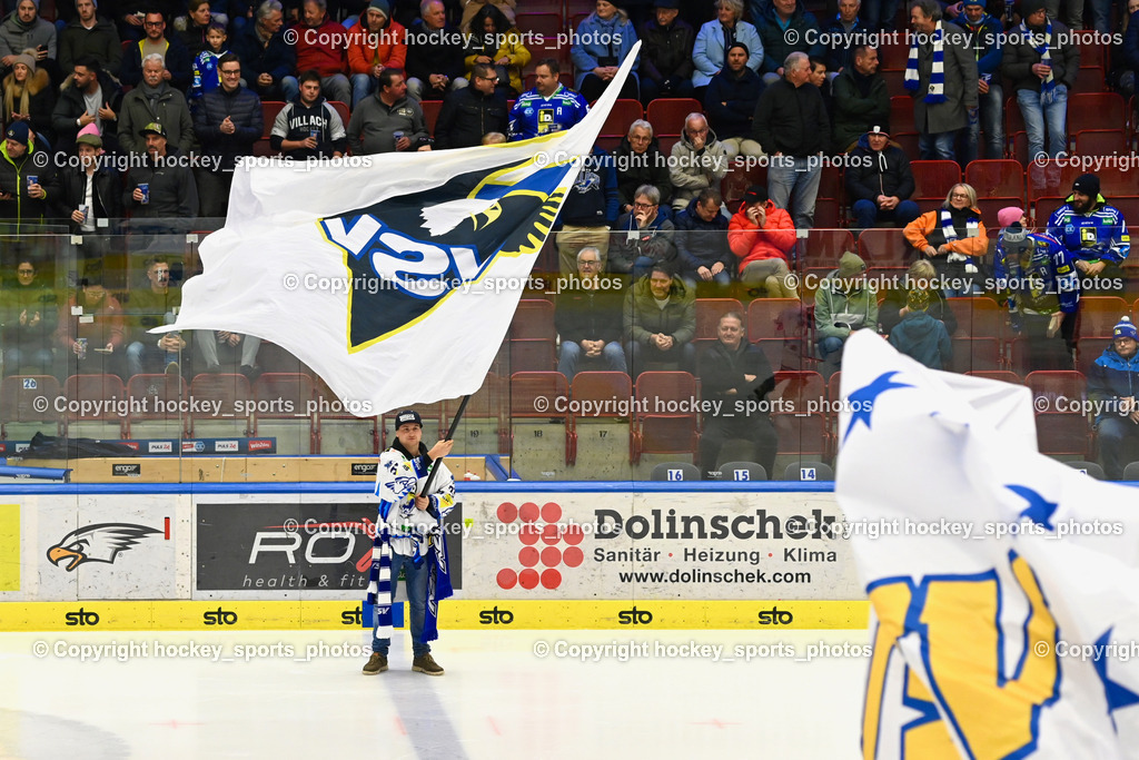 EC IDM Wärmepumpen VSV vs. HC Pustertal | EC VSV Fahnen, EC VSV Fans, Besucher Stadthalle Villach, EC IDM Wärmepumpen VSV vs. HC Pustertal, EC IDM Wärmepumpen VSV vs. HC Pustertal am 15.11.2024 in Villach (Stadthalle Villach), Austria, (Photo by Bernd Stefan)