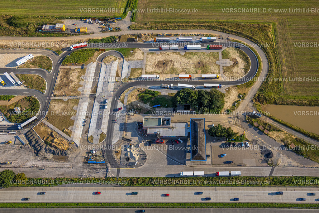 Werl230807012 | Luftbild, Baustelle mit Ausbau der Serways Raststätte Am Haarstrang, Autobahn A44, Westbüderich, Werl, Werl-Unnaer Börde, Nordrhein-Westfalen, Deutschland