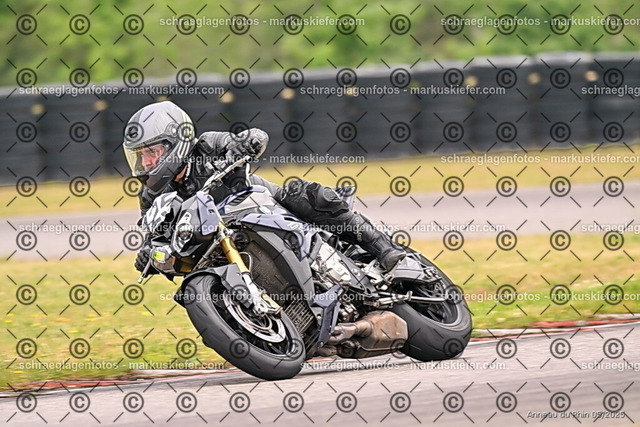 25bt02-0236 | markuskiefer.com - Realisiert mit Pictrs.com