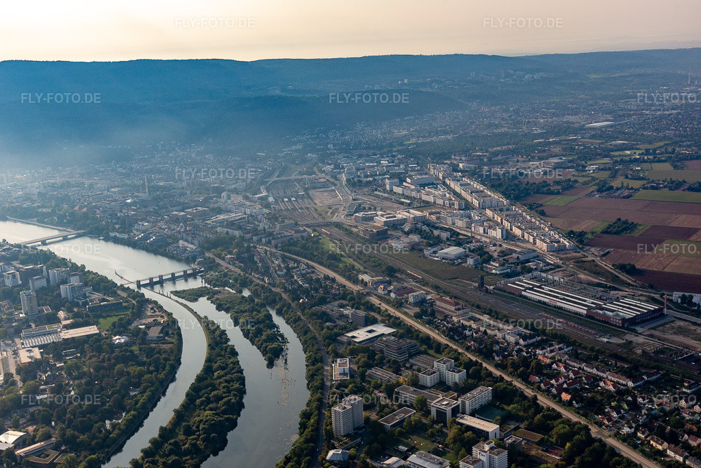 Luftbild: Innenstadtbereich der Bahnstadt im Süden der Stadt im Stadtgebiet im Ortsteil Bergheim in Heidelberg im Bundesland Baden-Württemberg in Deutschland. Foto: IMG_117054.jpg vom 25.08.2019 durch Werner Riehm/FLY-FOTO.de