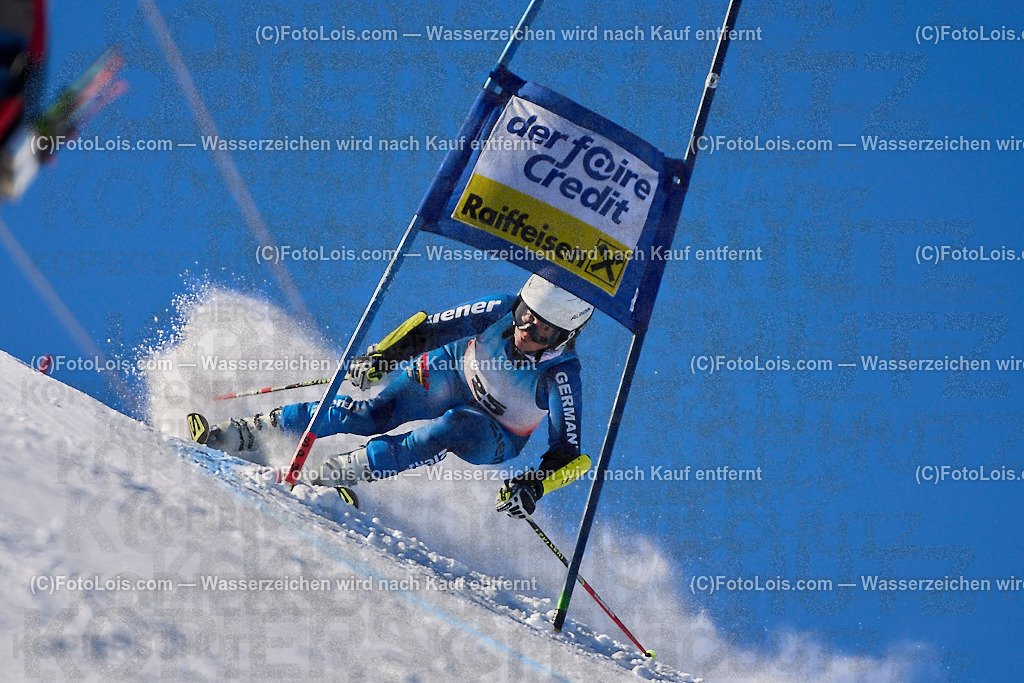 ALP3648_MASTERS-Cup_GS-C Damen_Noell Andrea | (C)FotoLois.com, Alois Spandl. FIS Masters-Cup Wildschönau, Giant Slalom auf der Piste Schatzberg GS, Siegerehrung auf dem Dorfplatz Niederau, Sa 13. Januar 2024.