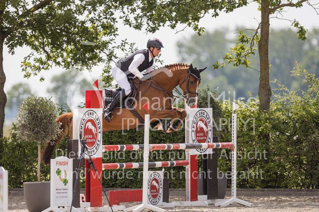 230616_Lemwerder_Springpf-L2-733 | Deine schönsten Turniermomente als professionelle Fotos! Entdecke hochwertige Pferdesport-Fotografie im Online-Shop. Jetzt Fotos finden & bestellen!