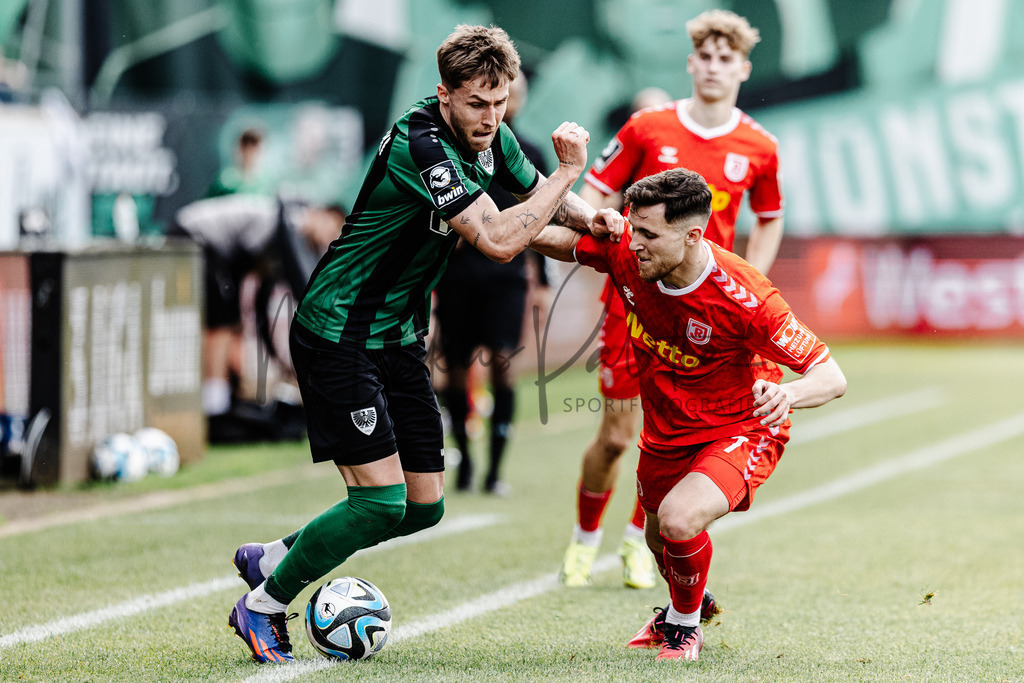 3. Liga, Saison 2023/24, 32. Spieltag: SC Preußen Münster - Jahn Regensburg | Münster, 06.04.2024: 3. Liga, 32. Spieltag, SC Preußen Münster gegen Jahn Regensburg im LVM-Preußenstadion in Münster. Foto: sportfotografie.ms | Markus Paletta - Realisiert mit Pictrs.com