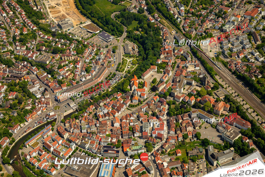 Das Luftbild zeigt Altstadt Backnang - Die Luftaufnahme wurde 2023 vom UL-Flugzeug aus erstellt ( keine Drohne ) - Hochauflösende Luftaufnahme - Für grossformatige Ausdrucke geeignet. Die Geschenkidee !Mit Lizenz und Bildrechte bestellbar