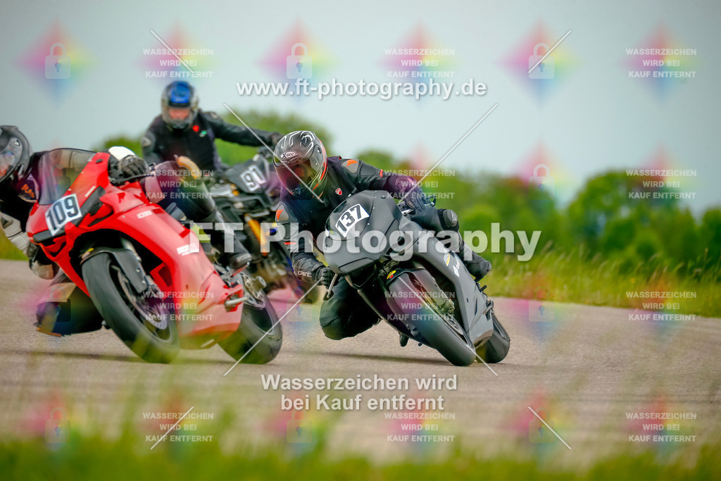 _MOT1932 | Hier findet Ihr Bilder von Touristenfahrten auf der Nürburgring Nordschleife oder von anderen Veranstaltungen die ich besucht habe. Viel Spass beim Durch Schauen 