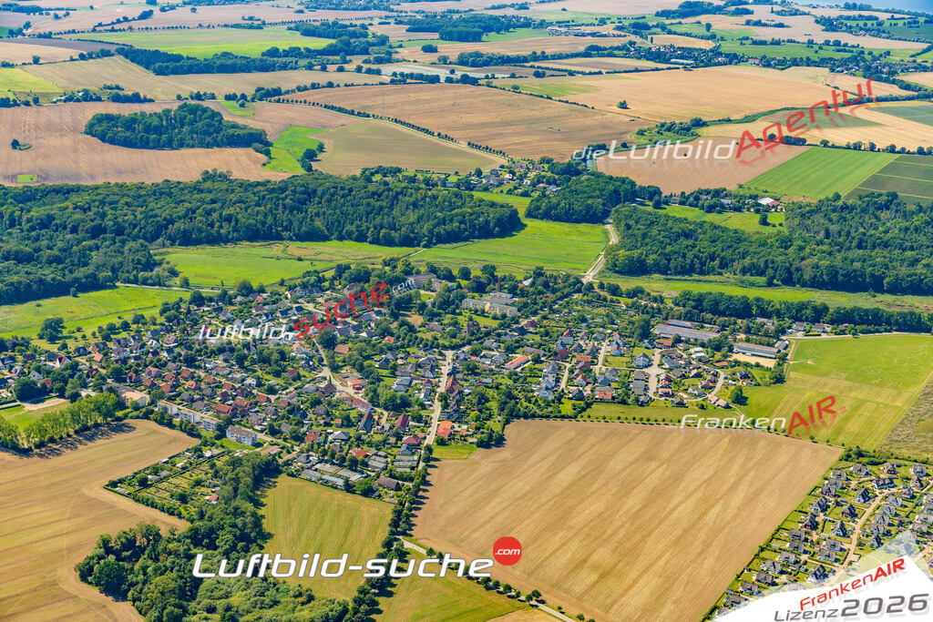 Luftbild Zierow - Die Luftaufnahme wurde 2025 vom UL-Flugzeug heraus erstellt ( keine Drohne ) - Hochauflösende Luftaufnahme - für professionelle Ausdrucke geeignet. Die Geschenkidee !Hier alle&nbsp;Infos zur Lizenzierung der LuftaufnahmeWir fliegen auch dieses Jahr wieder in Ihre Region um Luftbilder zu erstellen.- Luftbild anfragen