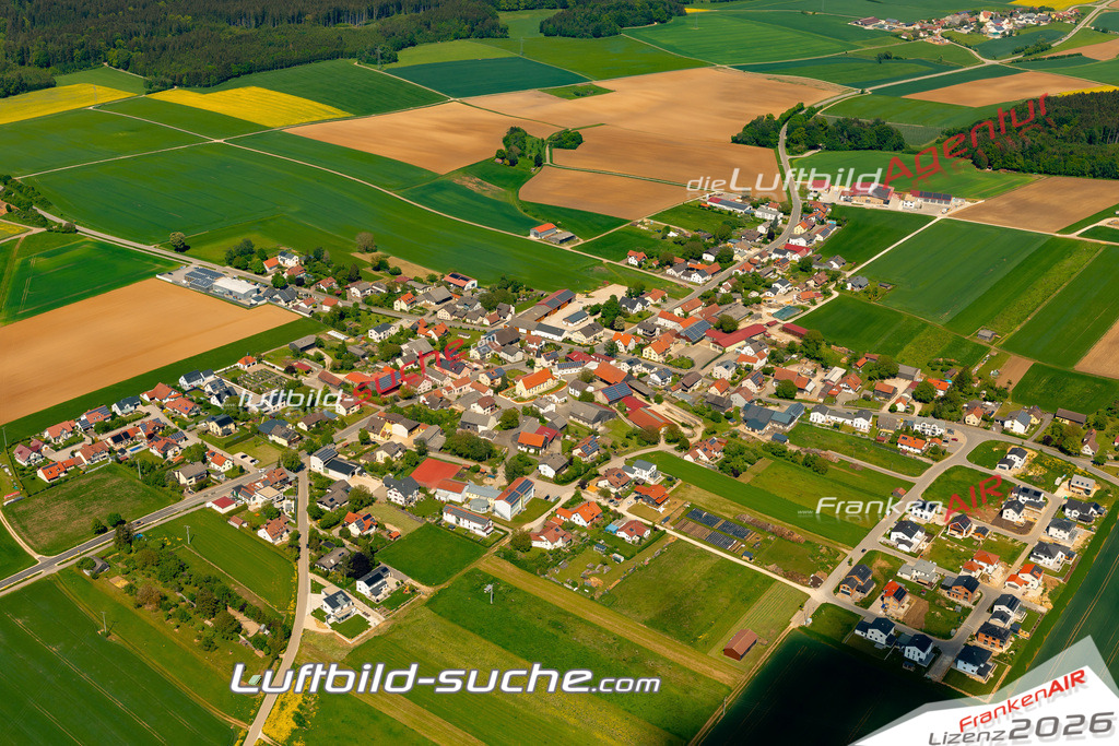 Das Luftbild zeigt : Pondorf Altmannstein - Die Luftaufnahme wurde 2024 vom UL-Flugzeug aus erstellt ( keine Drohne ) - Hochauflösende Luftaufnahme - Für grossformatige Ausdrucke geeignet. Die Geschenkidee !Mit Lizenz und Bildrechte bestellbar