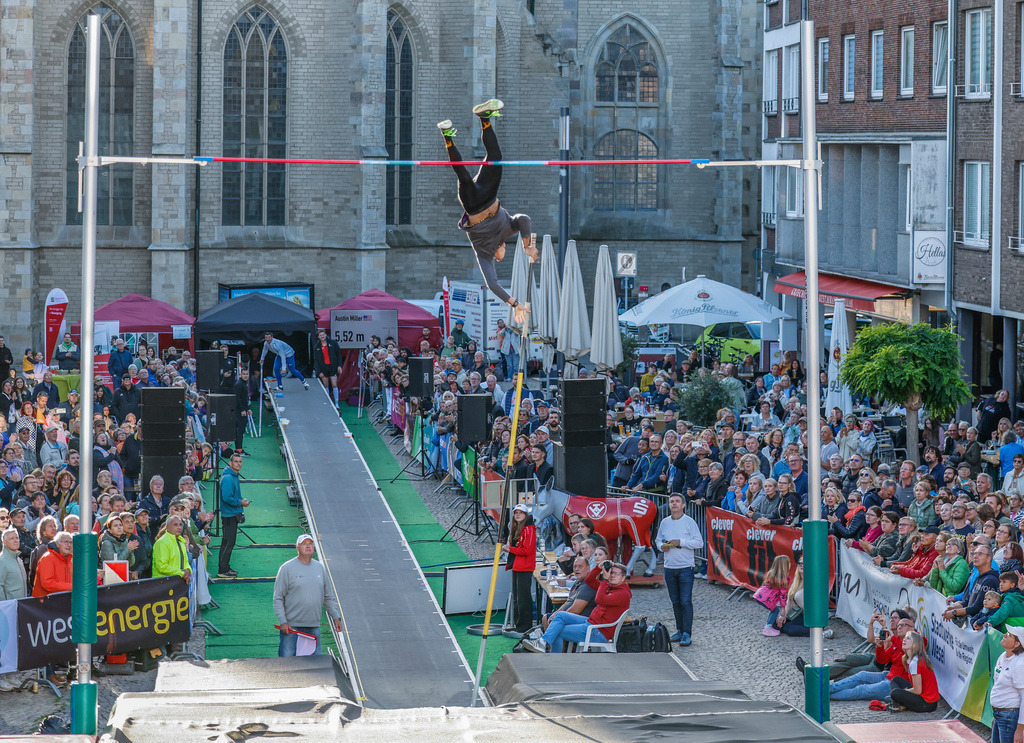 top-top.de 240913-174 | Foto, Video, Fotografie, Videografie, Fotobox, DJ, Discjockey, Musik, Musikbox, Veranstaltung, Photobooth, Amazon, Ebay, Buchtipp, Bestseller, Autor, Verlag, Buch, Wesel, Hamminkeln, NRW, Dinslaken, Rees, Drohne, Hochzeit, Party, Fotobox, Wesel, Fotograf