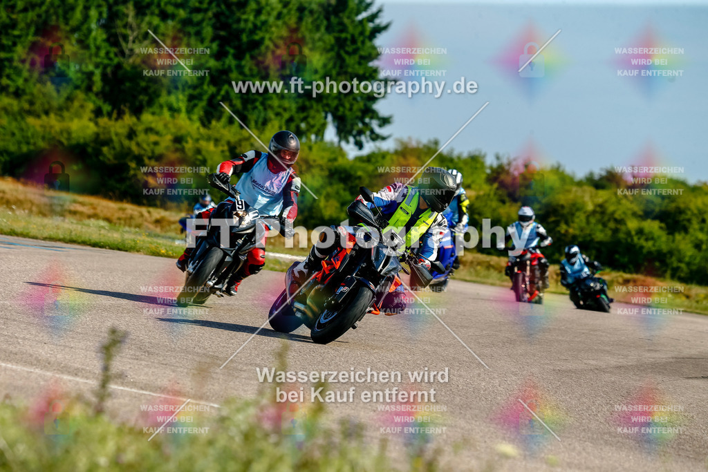 Chambley Juli-0474 | Hier findet Ihr Bilder von Touristenfahrten auf der Nürburgring Nordschleife oder von anderen Veranstaltungen die ich besucht habe. Viel Spass beim Durch Schauen 