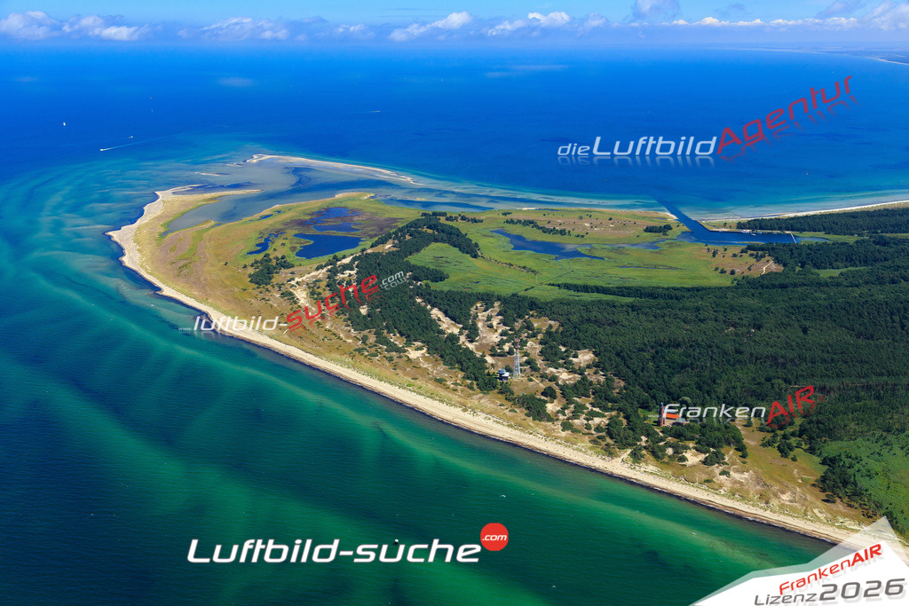 Die Luftaufnahme der Stadt Born am Darß wurde vom UL-Flugzeug heraus erstellt ( keine Drohne )- hohe Auflösung für beste Qualität