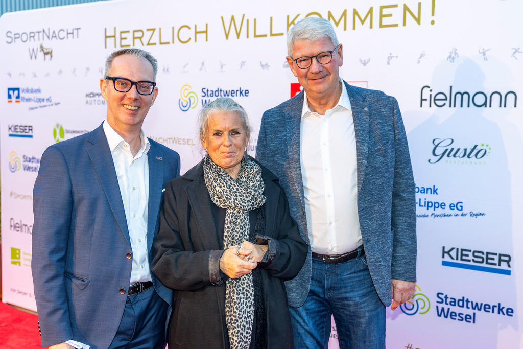 top-top.de 260306-226 | Foto, Video, Fotografie, Videografie, Fotobox, DJ, Discjockey, Musik, Musikbox, Veranstaltung, Photobooth, Amazon, Ebay, Buchtipp, Bestseller, Autor, Verlag, Buch, Wesel, Hamminkeln, NRW, Dinslaken, Rees, Drohne, Hochzeit, Party, Fotobox, Wesel, Fotograf