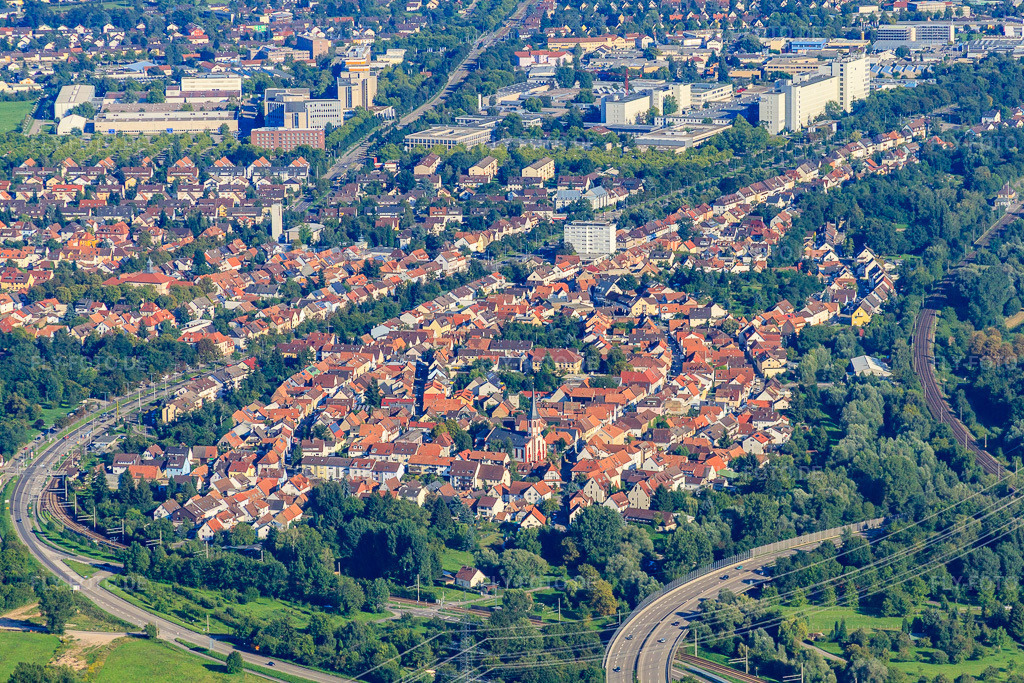 Luftbild: Ortsteil von Westen im Ortsteil Knielingen in Karlsruhe im Bundesland Baden-Württemberg in Deutschland. Foto: IMG_32215.jpg vom 21.08.2010 durch Werner Riehm/FLY-FOTO.de