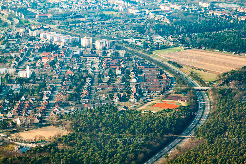 B36 | Luftbild: B36 im Ortsteil Rheinau in Mannheim im Bundesland Baden-Württemberg in Deutschland. Foto: IMG_25145.jpg vom 23.03.2010 durch Werner Riehm/FLY-FOTO.de - Realisiert mit Pictrs.com