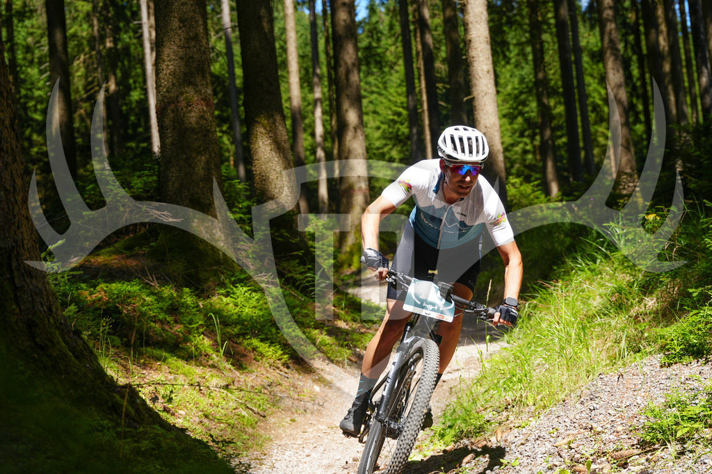 FC603878 | Fotogalerie der Treibjagd im Dunkelwald - Dein MTB Etappenrennen im Erzgebirge - Realisiert mit Pictrs.com