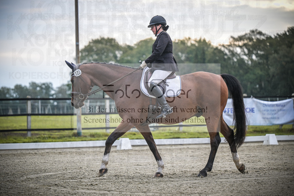 DOS_1387 | Entdecke hochwertige Reitturnierfotos von Foto Oger. Professionell, emotional und authentisch – jetzt Lieblingsmomente im Shop bestellen.Deutschlandweite Turnierfotografie. - Realisiert mit Pictrs.com