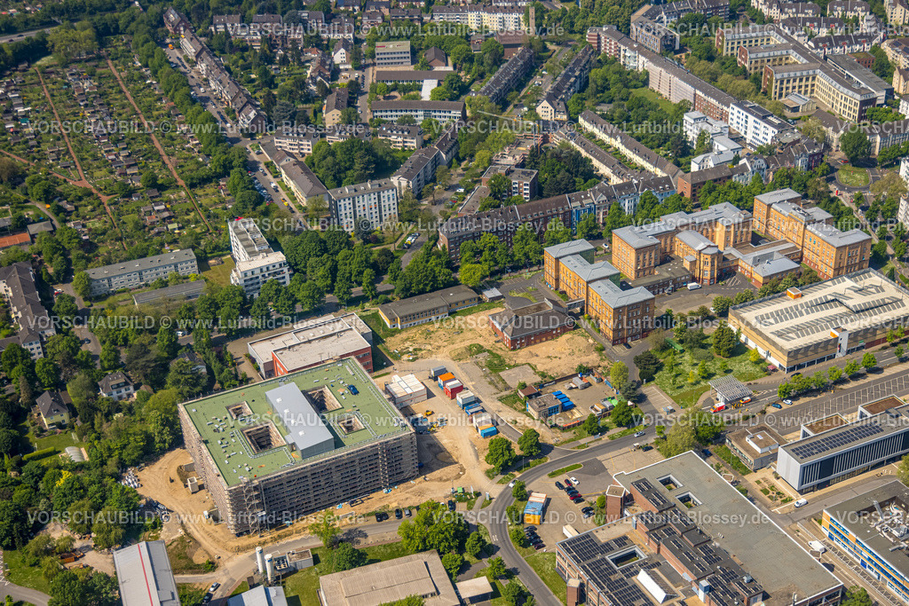 Duesseldorf240501278 | Luftbild, Universitätsklinikum Düsseldorf (UKD), Baustelle mit Neubau Klinik West, rechts die Augenklinik, Bilk, Düsseldorf, Rheinland, Nordrhein-Westfalen, Deutschland