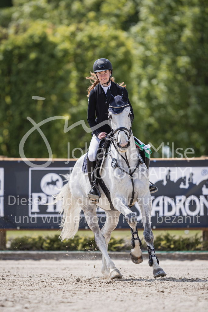 230519_MayDays_A2-Spr-U25-359 | Deine schönsten Turniermomente als professionelle Fotos! Entdecke hochwertige Pferdesport-Fotografie im Online-Shop. Jetzt Fotos finden & bestellen!