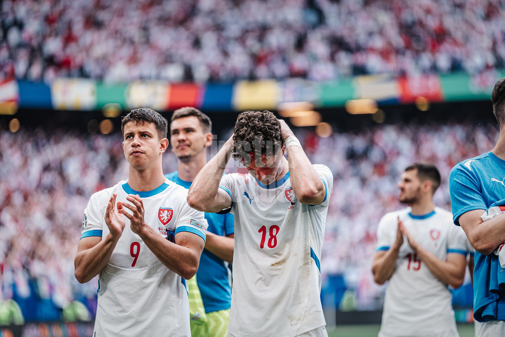 Fußball | Herren | UEFA-Fußball-Europameisterschaft 2024 | Gruppe B | Kroatien vs. Albanien | 19.06.2024 | v.l. Adam Hlozek (#9, Tschechien) und Ladislav Krejci (#18, Tschechien) enttäuscht nach dem SPiel
