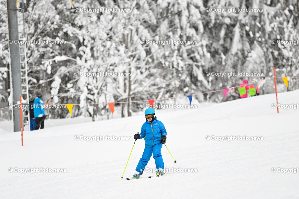 Hochficht_ Skigebiet_ Boehmerwald_ 04.02.2023-2 | 04.02.2023, Hochficht, AUT, Skigebiet Hochficht, Boehmerwald, im Bild Kinder bei Skifahren, Piste, Ski, Schnee, Skischule