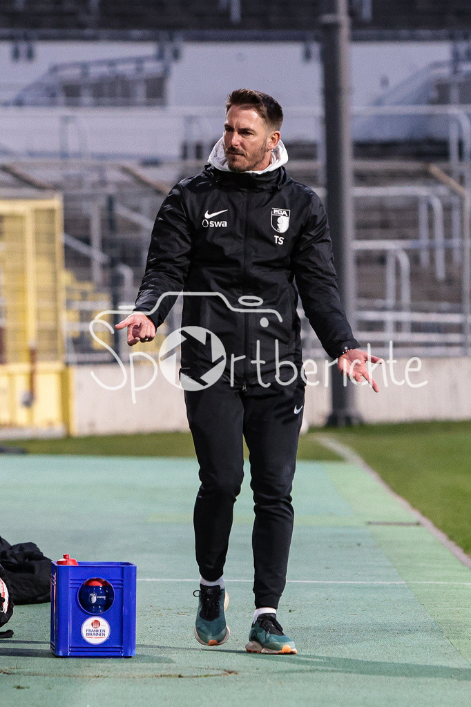 FC Bayern Amateure - FC Augsburg II | FCA Trainer Tobias STROBL in Aktion / Freisteller / Einzelfoto