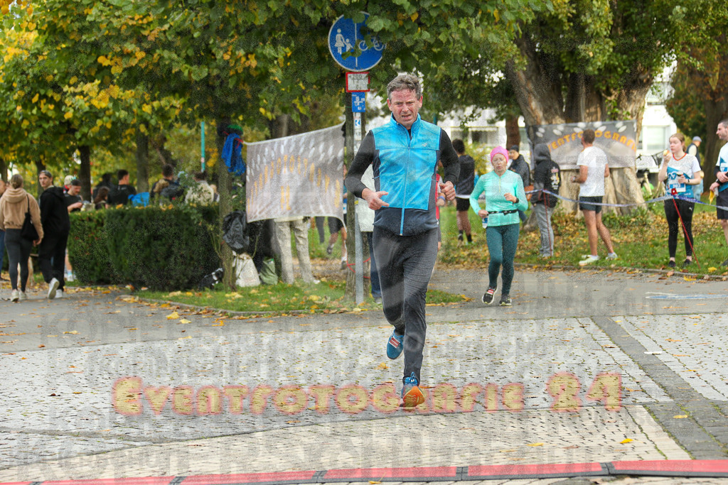 241020_1015_EX1_8400 | Sportfotografie im Rhein-Sieg Kreis, Köln, Bonn, NRW, Rheinland Pfalz, Hessen, etc. Unser Tätigkeitsfeld umfasst den Laufsport vom Volkslauf über den Marathon, Duathlon, Triathon bis zum Ultralauf wie Kölnpfad Ultra oder Schindertrail.