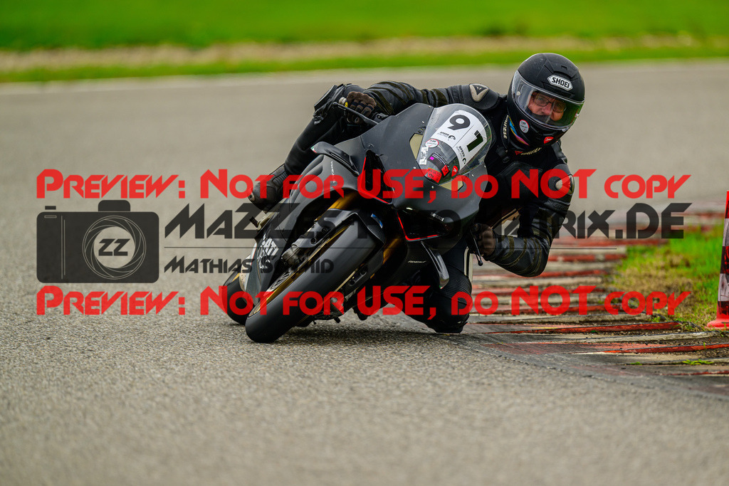 MaZZes_Fotomatrix_20241002_6007705_0334 | ROT