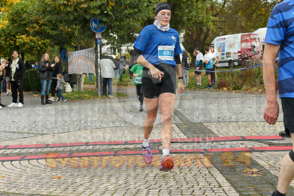 241020_1012_EX1_8177 | Sportfotografie im Rhein-Sieg Kreis, Köln, Bonn, NRW, Rheinland Pfalz, Hessen, etc. Unser Tätigkeitsfeld umfasst den Laufsport vom Volkslauf über den Marathon, Duathlon, Triathon bis zum Ultralauf wie Kölnpfad Ultra oder Schindertrail.