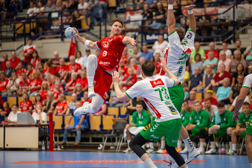 06.09.2024, 2. HBL (Handball-Bundesliga), 1. Spieltag: Eulen Ludwigshafen gegen GWD Minden. Bild: Mex Raguse (8, Ludwigshafen) mit Wurf zum Tor | 06.09.2024, 2. HBL (Handball-Bundesliga), 1. Spieltag: Eulen Ludwigshafen gegen GWD Minden. Bild: Mex Raguse (8, Ludwigshafen) mit Wurf zum Tor - Realisiert mit Pictrs.com