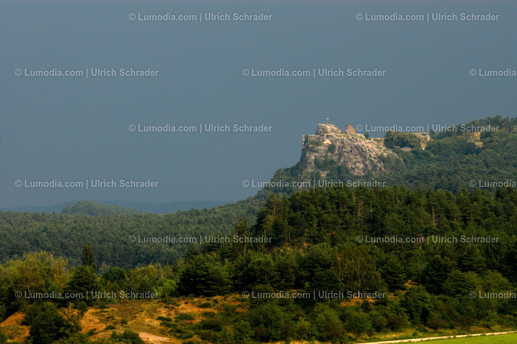 00491-1053 - Burgruine Regenstein | Stockfoto und Bilderpool mit Bildmaterial aus Deutschland, dem Harz, Halberstadt, Quedlinburg, Wernigerode und weltweit. Qualitativ hochwertige und professionelle Fotos anschauen und kaufen. - Realisiert mit Pictrs.com