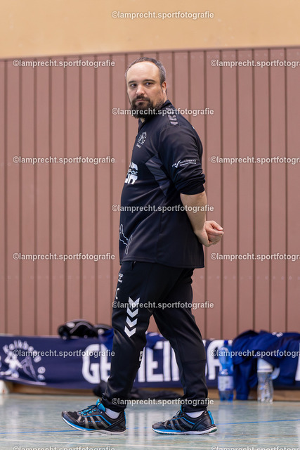 Handball I Damen I Saison 2025-2026 I Verbandsliga Süd I 15. Spieltag I HSG Kalkberg 06 - HSG Holsteinische Schweiz 021 | Benjamin Busch (Trainer, HSG Kalkberg 06) - Realisiert mit Pictrs.com