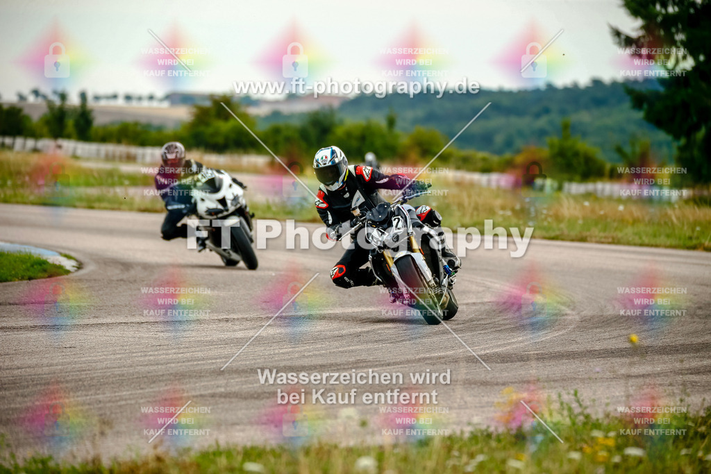 Chambley Juli-2084 | Hier findet Ihr Bilder von Touristenfahrten auf der Nürburgring Nordschleife oder von anderen Veranstaltungen die ich besucht habe. Viel Spass beim Durch Schauen 